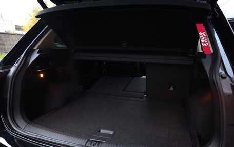 Volkswagen Tiguan II, 2018 год, 2 599 777 рублей, 36 фотография