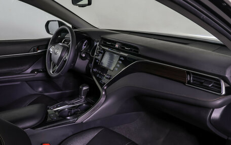 Toyota Camry, 2020 год, 2 590 000 рублей, 10 фотография