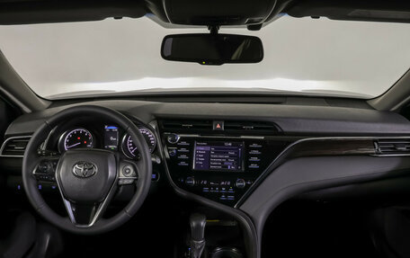 Toyota Camry, 2020 год, 2 590 000 рублей, 14 фотография