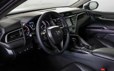 Toyota Camry, 2020 год, 2 590 000 рублей, 15 фотография