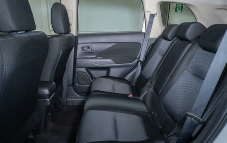 Mitsubishi Outlander III рестайлинг 3, 2016 год, 1 590 000 рублей, 9 фотография