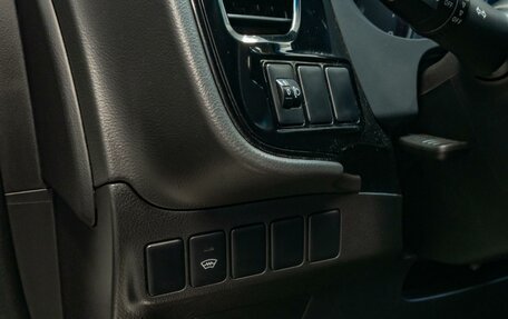 Mitsubishi Outlander III рестайлинг 3, 2016 год, 1 590 000 рублей, 17 фотография