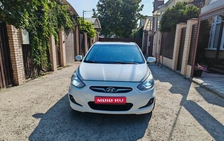 Hyundai Accent IV, 2013 год, 800 000 рублей, 1 фотография
