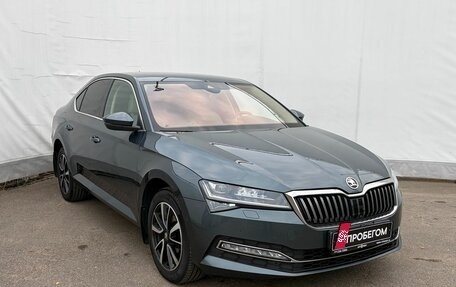 Skoda Superb III рестайлинг, 2020 год, 2 399 000 рублей, 3 фотография