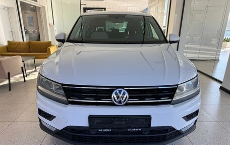 Volkswagen Tiguan II, 2017 год, 2 000 000 рублей, 2 фотография