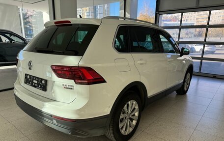 Volkswagen Tiguan II, 2017 год, 2 000 000 рублей, 4 фотография