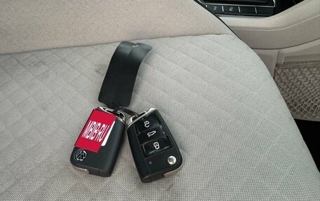 Volkswagen Tiguan II, 2017 год, 2 000 000 рублей, 24 фотография