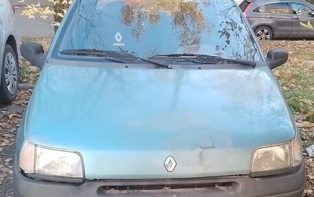 Renault Clio IV, 1994 год, 50 000 рублей, 2 фотография