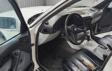BMW 5 серия, 1990 год, 300 000 рублей, 16 фотография
