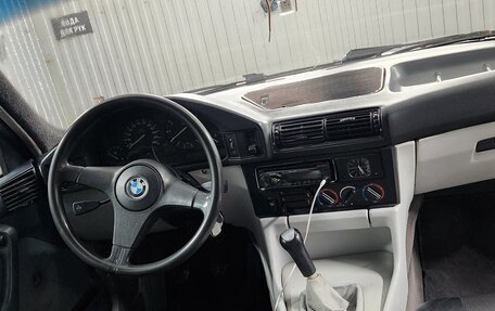 BMW 5 серия, 1990 год, 300 000 рублей, 17 фотография