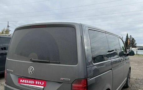 Volkswagen Multivan T6 рестайлинг, 2022 год, 7 200 000 рублей, 2 фотография