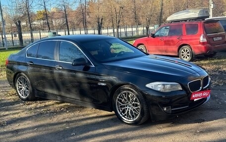 BMW 5 серия, 2010 год, 1 950 000 рублей, 2 фотография