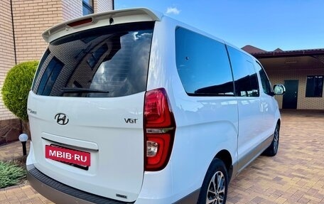 Hyundai Grand Starex Grand Starex I рестайлинг 2, 2019 год, 3 750 000 рублей, 8 фотография