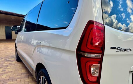 Hyundai Grand Starex Grand Starex I рестайлинг 2, 2019 год, 3 750 000 рублей, 11 фотография