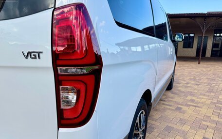 Hyundai Grand Starex Grand Starex I рестайлинг 2, 2019 год, 3 750 000 рублей, 12 фотография