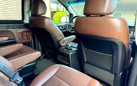 Hyundai Grand Starex Grand Starex I рестайлинг 2, 2019 год, 3 750 000 рублей, 19 фотография