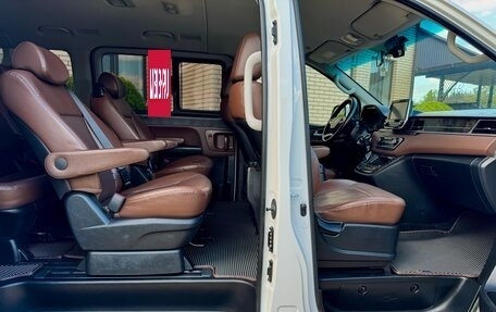 Hyundai Grand Starex Grand Starex I рестайлинг 2, 2019 год, 3 750 000 рублей, 15 фотография