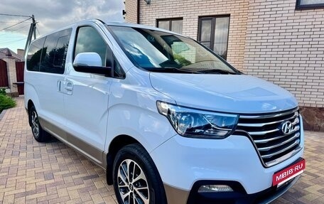 Hyundai Grand Starex Grand Starex I рестайлинг 2, 2019 год, 3 750 000 рублей, 10 фотография