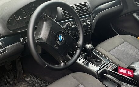 BMW 3 серия, 2002 год, 520 000 рублей, 16 фотография