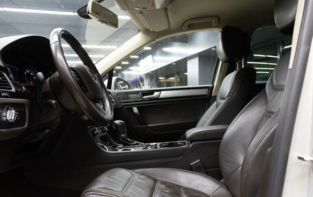 Volkswagen Touareg III, 2014 год, 2 189 000 рублей, 3 фотография