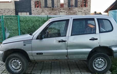 Chevrolet Niva I рестайлинг, 2003 год, 160 000 рублей, 3 фотография