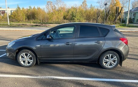 Opel Astra J, 2011 год, 530 000 рублей, 3 фотография