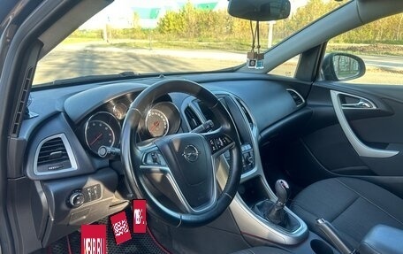 Opel Astra J, 2011 год, 530 000 рублей, 2 фотография