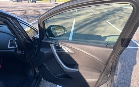 Opel Astra J, 2011 год, 530 000 рублей, 6 фотография