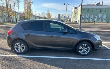 Opel Astra J, 2011 год, 530 000 рублей, 5 фотография
