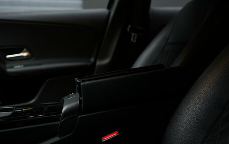 Mercedes-Benz A-Класс, 2019 год, 2 450 000 рублей, 33 фотография