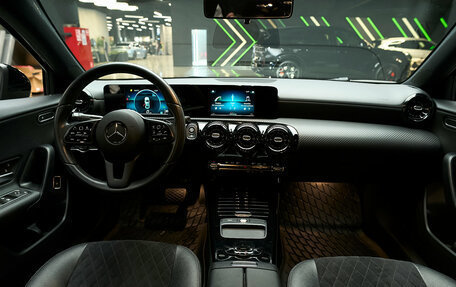 Mercedes-Benz A-Класс, 2019 год, 2 450 000 рублей, 37 фотография