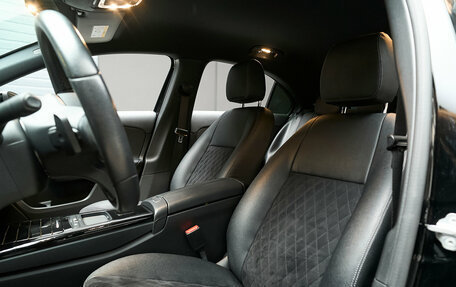 Mercedes-Benz A-Класс, 2019 год, 2 450 000 рублей, 38 фотография