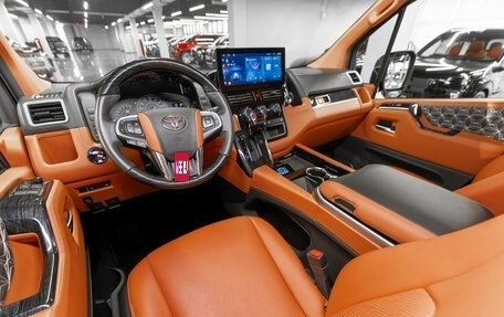 Toyota HiAce H300, 2024 год, 10 900 000 рублей, 7 фотография