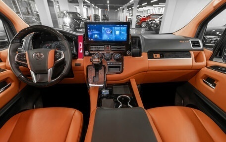 Toyota HiAce H300, 2024 год, 10 900 000 рублей, 8 фотография