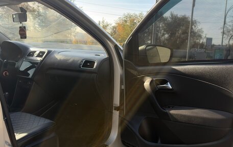 Volkswagen Polo VI (EU Market), 2011 год, 680 000 рублей, 15 фотография