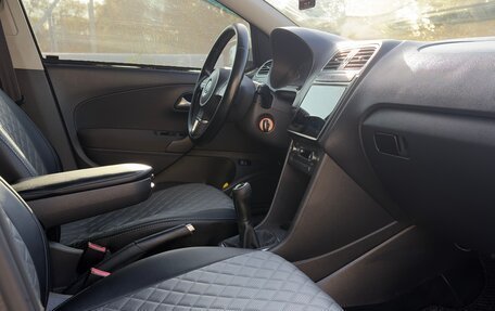 Volkswagen Polo VI (EU Market), 2011 год, 680 000 рублей, 16 фотография