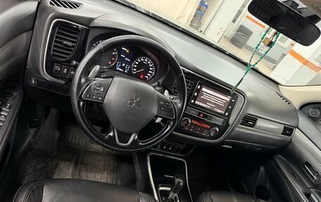 Mitsubishi Outlander III рестайлинг 3, 2019 год, 1 950 000 рублей, 5 фотография