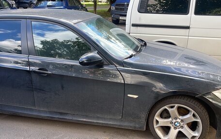 BMW 3 серия, 2005 год, 800 000 рублей, 2 фотография