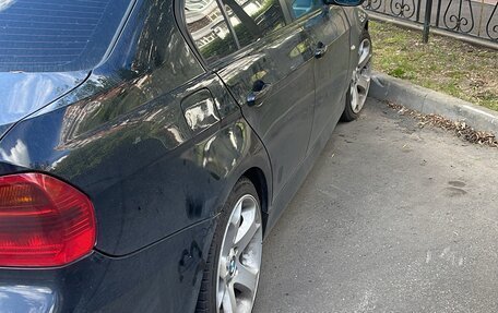 BMW 3 серия, 2005 год, 800 000 рублей, 3 фотография