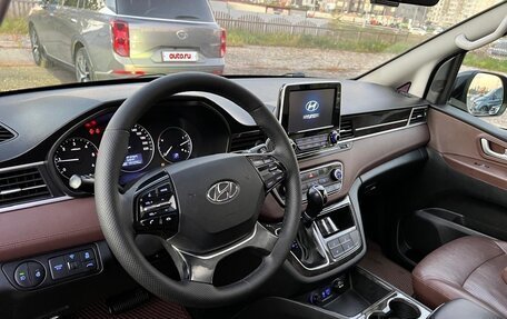 Hyundai Grand Starex Grand Starex I рестайлинг 2, 2019 год, 3 100 000 рублей, 2 фотография