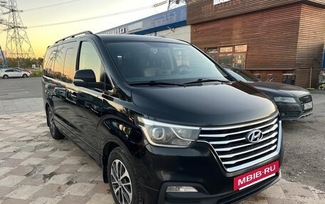 Hyundai Grand Starex Grand Starex I рестайлинг 2, 2019 год, 3 100 000 рублей, 13 фотография