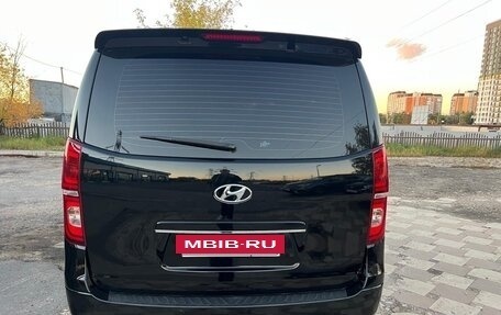 Hyundai Grand Starex Grand Starex I рестайлинг 2, 2019 год, 3 100 000 рублей, 9 фотография