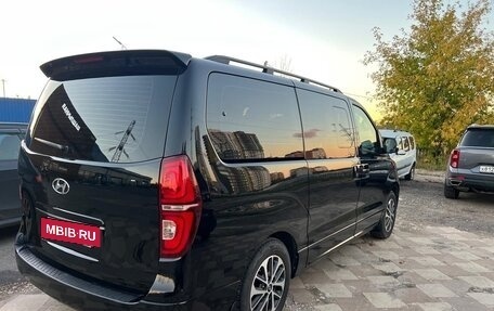 Hyundai Grand Starex Grand Starex I рестайлинг 2, 2019 год, 3 100 000 рублей, 10 фотография