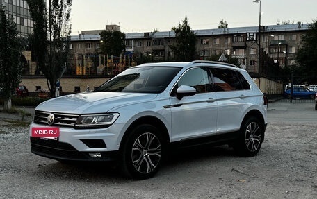 Volkswagen Tiguan II, 2018 год, 2 600 000 рублей, 4 фотография