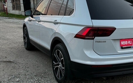 Volkswagen Tiguan II, 2018 год, 2 600 000 рублей, 5 фотография