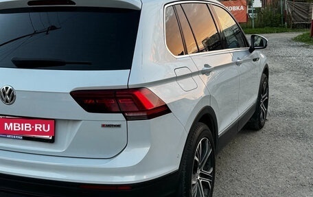 Volkswagen Tiguan II, 2018 год, 2 600 000 рублей, 6 фотография