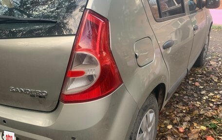 Renault Sandero I, 2011 год, 250 000 рублей, 2 фотография