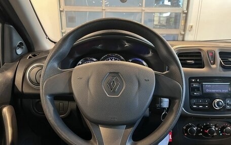 Renault Logan II, 2017 год, 885 000 рублей, 10 фотография