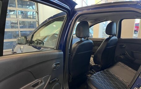 Renault Logan II, 2017 год, 885 000 рублей, 24 фотография