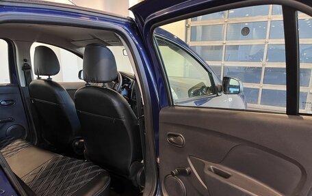 Renault Logan II, 2017 год, 885 000 рублей, 26 фотография